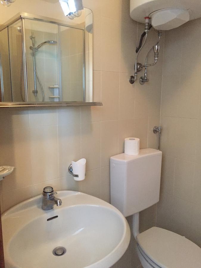 Carate Urio Hotel Fioroni מראה חיצוני תמונה